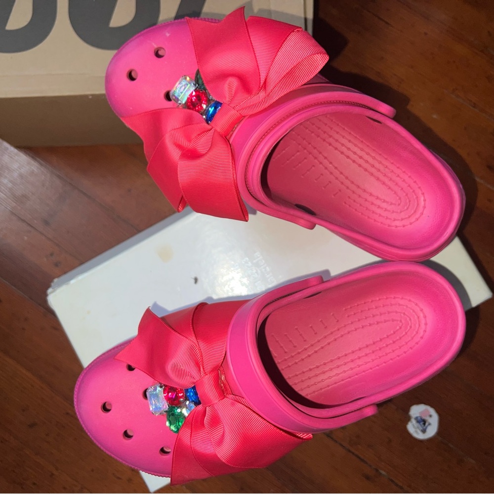 Platform Pink Bow Crocs